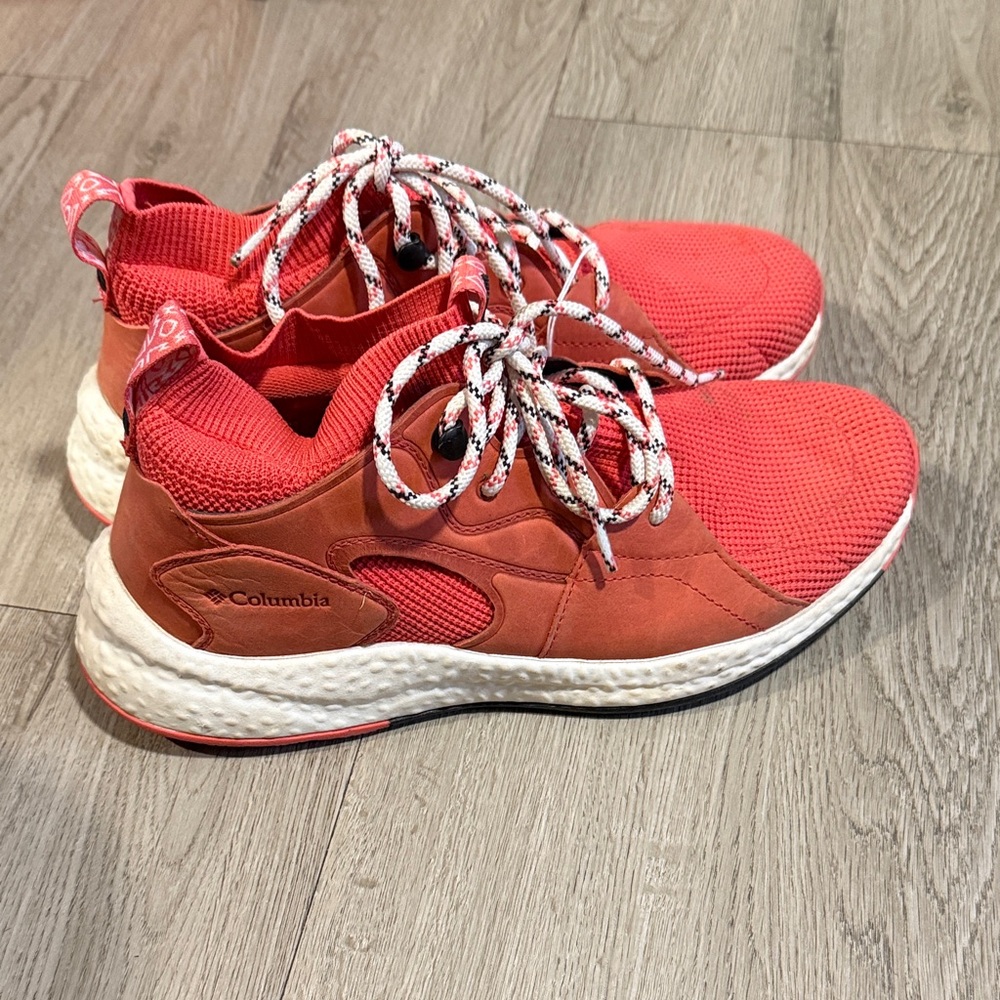 Columbia Women's Vibrant Red Sneakers